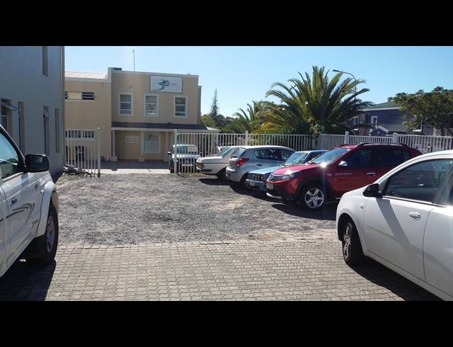 494M² FACTORY TO LET IN WESTLAKE
